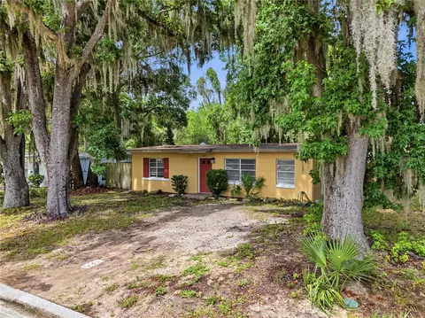 615 Danvers St, Eustis, FL 32726 photo 2
