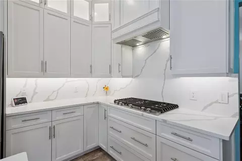 Kitchen - 1215 Gray Ct, Eustis, FL 32726 photo 2 of 11