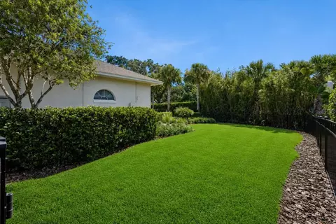 Exterior - 1215 Gray Ct, Eustis, FL 32726 photo 6 of 16