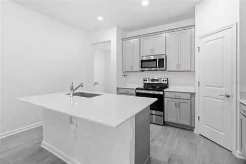Kitchen - 6448 Pine Fork Aly, Saint Cloud, FL 34769 photo 4 of 4
