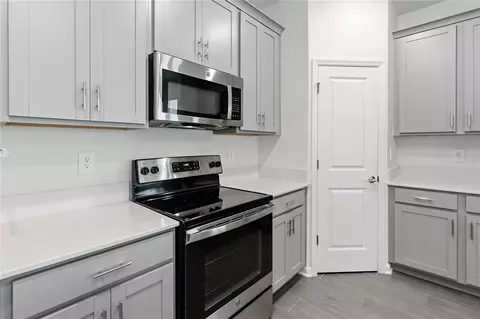 Kitchen - 6448 Pine Fork Aly, Saint Cloud, FL 34769 photo 2 of 4
