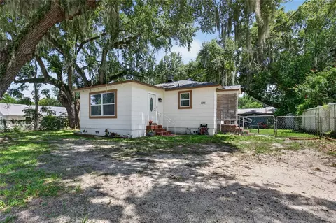 1311 Sumter St, Leesburg, FL 34748