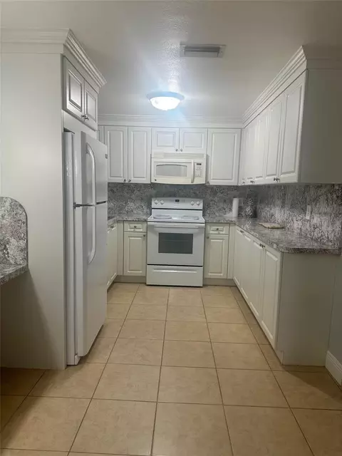 2106 Avalon Rd, Sebring, FL 33870 photo 4