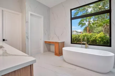 Bath - 8342 Boyla Ct, Windermere, FL 34786 photo 6 of 17