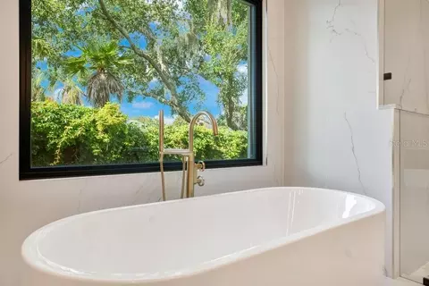 Bath - 8342 Boyla Ct, Windermere, FL 34786 photo 8 of 17