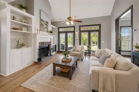 Living - 35405 Stagecoach Trl, Eustis, FL 32736 photo 2 of 2