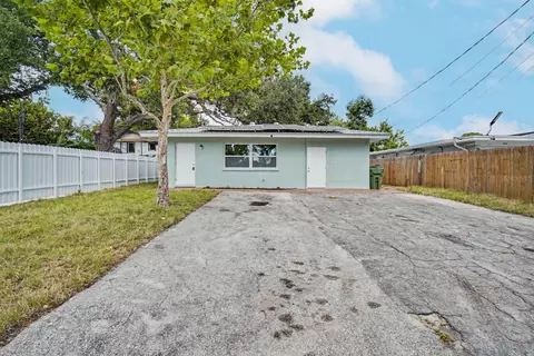 1423 18th St W, Bradenton, FL 34205