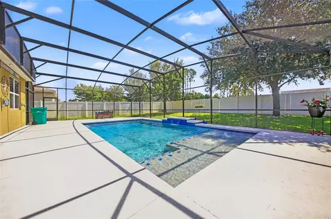 Exterior - 1374 Merion Dr, Mount Dora, FL 32757 photo 4 of 7