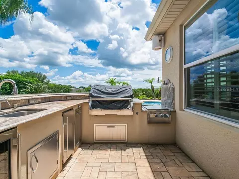 Kitchen - 2629 Tree Meadow Loop, Apopka, FL 32712 photo 3 of 4