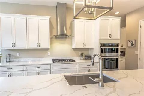Kitchen - 2606 Meadowedge Loop, Saint Cloud, FL 34772 photo 4 of 10