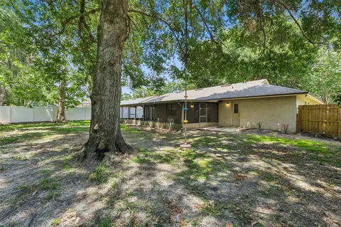 Exterior - 9433 Palm Tree Dr, Windermere, FL 34786 photo 6 of 8