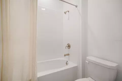 Bath - 3020 Ella Way, Saint Cloud, FL 34771 photo 4 of 5