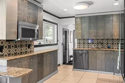 Kitchen - 298-300 Orange Ave, Saint Cloud, FL 34769 photo 4 of 6