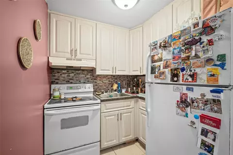 Kitchen - 298-300 Orange Ave, Saint Cloud, FL 34769 photo 6 of 6