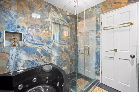 Bath - 298-300 Orange Ave, Saint Cloud, FL 34769 photo 5 of 7