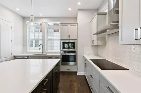 Kitchen - 1012 E Marks St, Orlando, FL 32803 photo 4 of 4