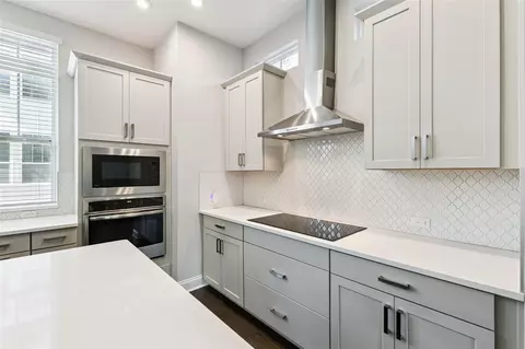 Kitchen - 1012 E Marks St, Orlando, FL 32803 photo 3 of 4