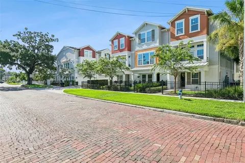 Exterior - 1012 E Marks St, Orlando, FL 32803 photo 2 of 4