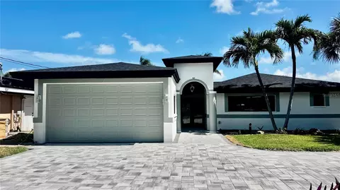 166 Bayside Dr, Clearwater Beach, FL 33767