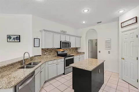Kitchen - 423 Stonehenge Cir, Rockledge, FL 32955 photo 2 of 2