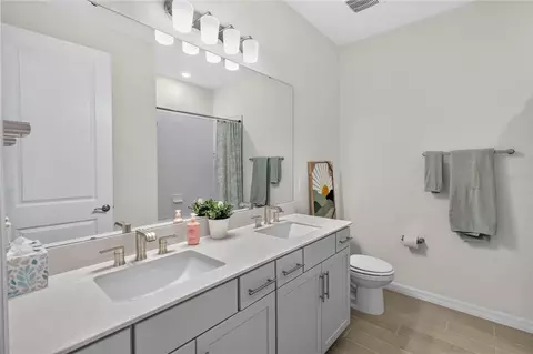 Bath - 5503 Banyan Bay Rd, Saint Cloud, FL 34771 photo 4 of 6