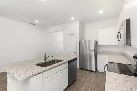 Kitchen - 1802 White Elephant Loop, Winter Haven, FL 33884 photo 5 of 5