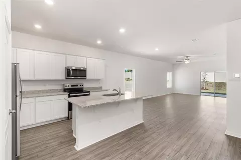 Kitchen - 1802 White Elephant Loop, Winter Haven, FL 33884 photo 1 of 5