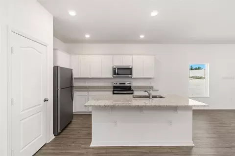 Kitchen - 1802 White Elephant Loop, Winter Haven, FL 33884 photo 2 of 5