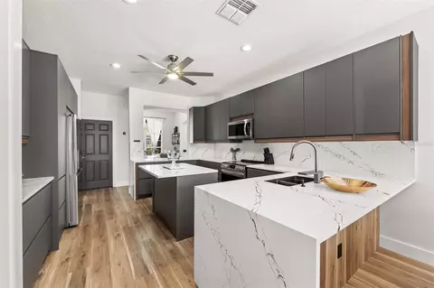 Kitchen - 718 Little Hampton Ln, Gotha, FL 34734 photo 3 of 5