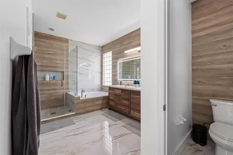 Bath - 718 Little Hampton Ln, Gotha, FL 34734 photo 3 of 5