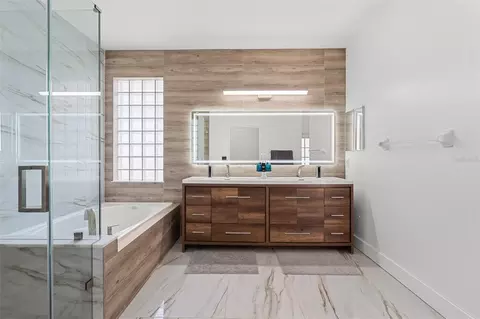Bath - 718 Little Hampton Ln, Gotha, FL 34734 photo 1 of 5