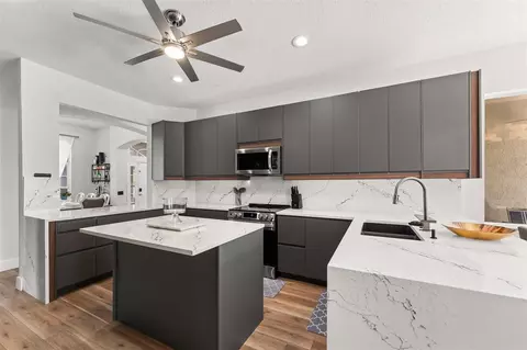 Kitchen - 718 Little Hampton Ln, Gotha, FL 34734 photo 4 of 5
