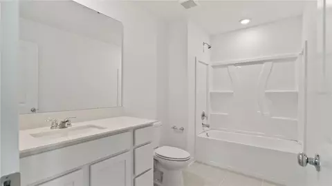 Bath - 2469 Hallow Garden Rd, Eustis, FL 32726 photo 2 of 4