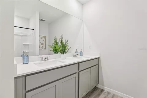 Bath - 5576 Taverna Loop, Winter Haven, FL 33884 photo 2 of 4