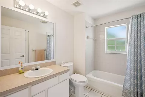 Bath - 40932 Maxwell Rd, Umatilla, FL 32784 photo 1 of 3