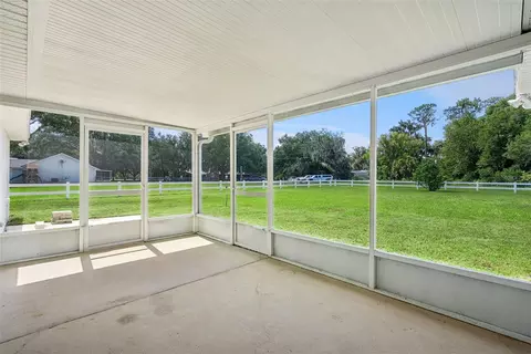Exterior - 40932 Maxwell Rd, Umatilla, FL 32784 photo 6 of 7