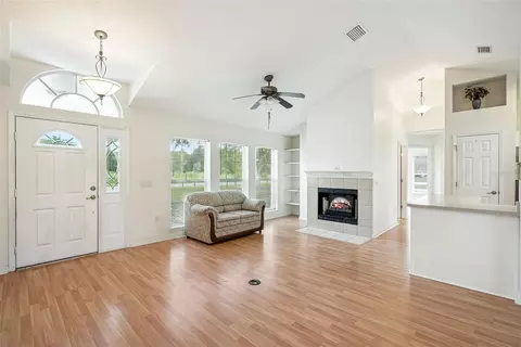 Living - 40932 Maxwell Rd, Umatilla, FL 32784 photo 1 of 3