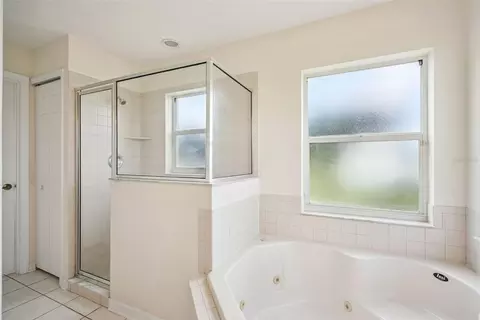 Bath - 40932 Maxwell Rd, Umatilla, FL 32784 photo 3 of 3