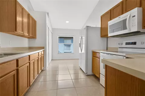Kitchen - 10625 Cami Ct, Riverview, FL 33578 photo 1 of 2