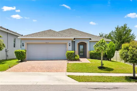9809 Late Way, Groveland, FL 34736