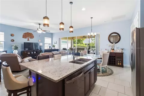 Kitchen - 5023 Sunfalls Ave, Saint Cloud, FL 34769 photo 3 of 4