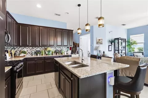 Kitchen - 5023 Sunfalls Ave, Saint Cloud, FL 34769 photo 4 of 4