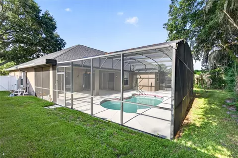 Exterior - 19337 Spring Oak Dr, Eustis, FL 32736 photo 8 of 14