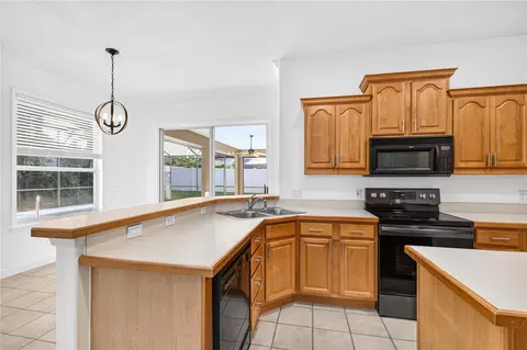 Kitchen - 19337 Spring Oak Dr, Eustis, FL 32736 photo 2 of 5