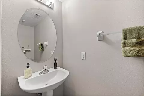 Bath - 723 Marotta Loop, Ocoee, FL 34761 photo 1 of 3
