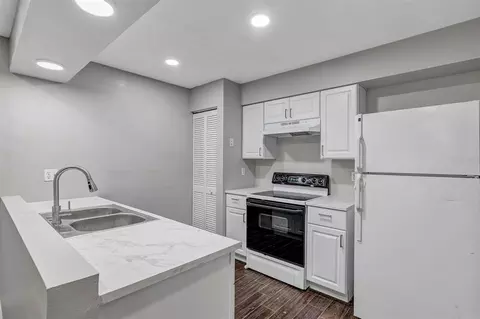 Kitchen - 3990 SE 17th Ct, Ocala, FL 34480 photo 1 of 6