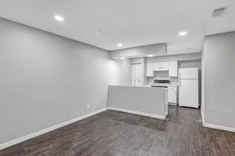 Living - 3990 SE 17th Ct, Ocala, FL 34480 photo 10 of 13