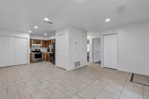 Living - 3990 SE 17th Ct, Ocala, FL 34480 photo 13 of 13
