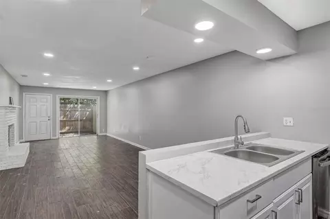 Living - 3990 SE 17th Ct, Ocala, FL 34480 photo 2 of 13