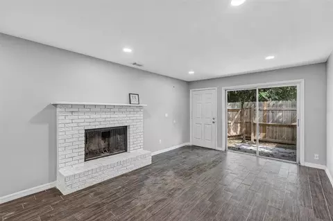 Living - 3990 SE 17th Ct, Ocala, FL 34480 photo 5 of 13